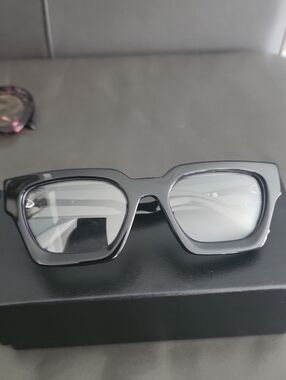 Classic Square Frame Women's Sunglasses - Black